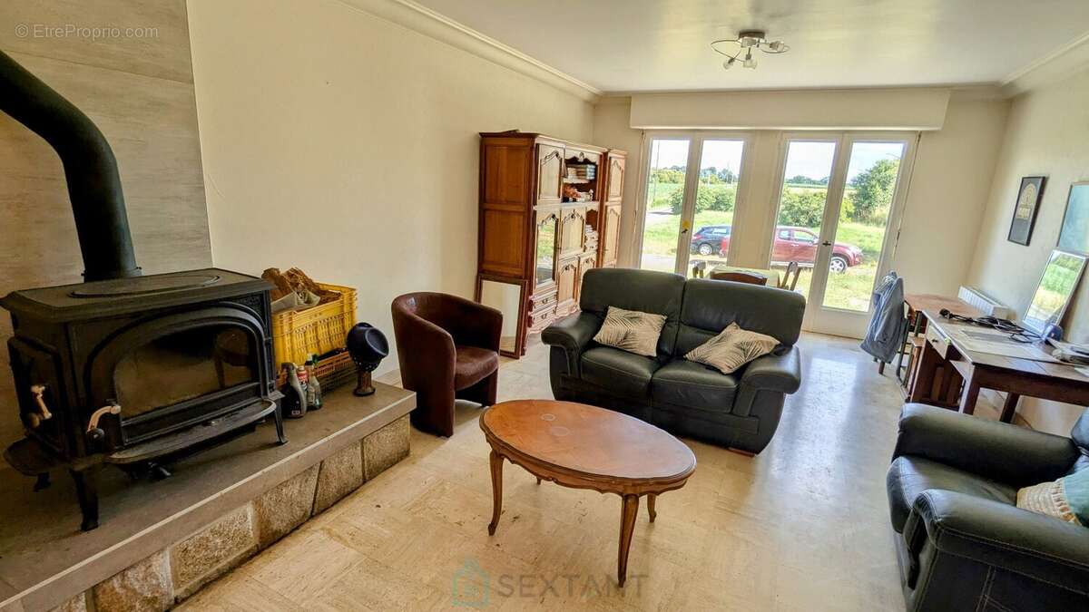 Maison familiale des années 70 sur 4 500 m² de terrain  Proche Pontivy - photo 4