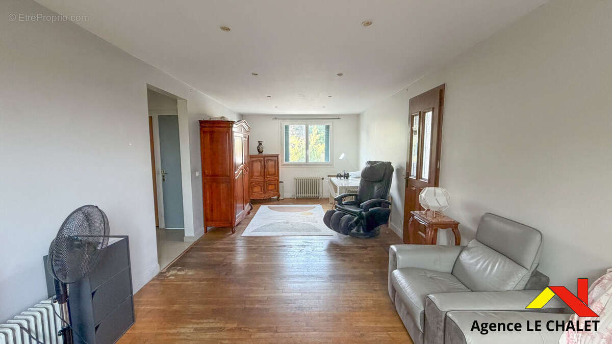 Villeneuve-le-Roi - Maison 5 pièces de 100 m² - 3 chambres + bureau - Hors couloir aérien - photo 2