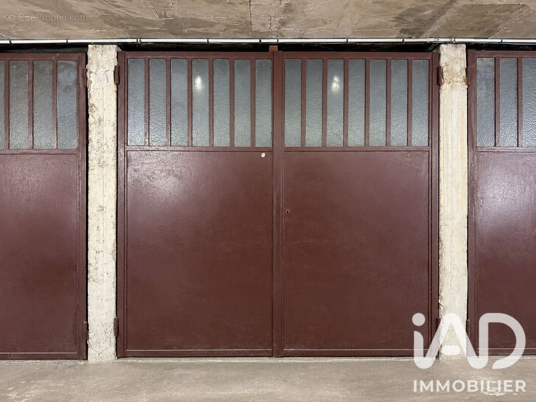 Parking 15 m² à Paris-11e  - photo 9