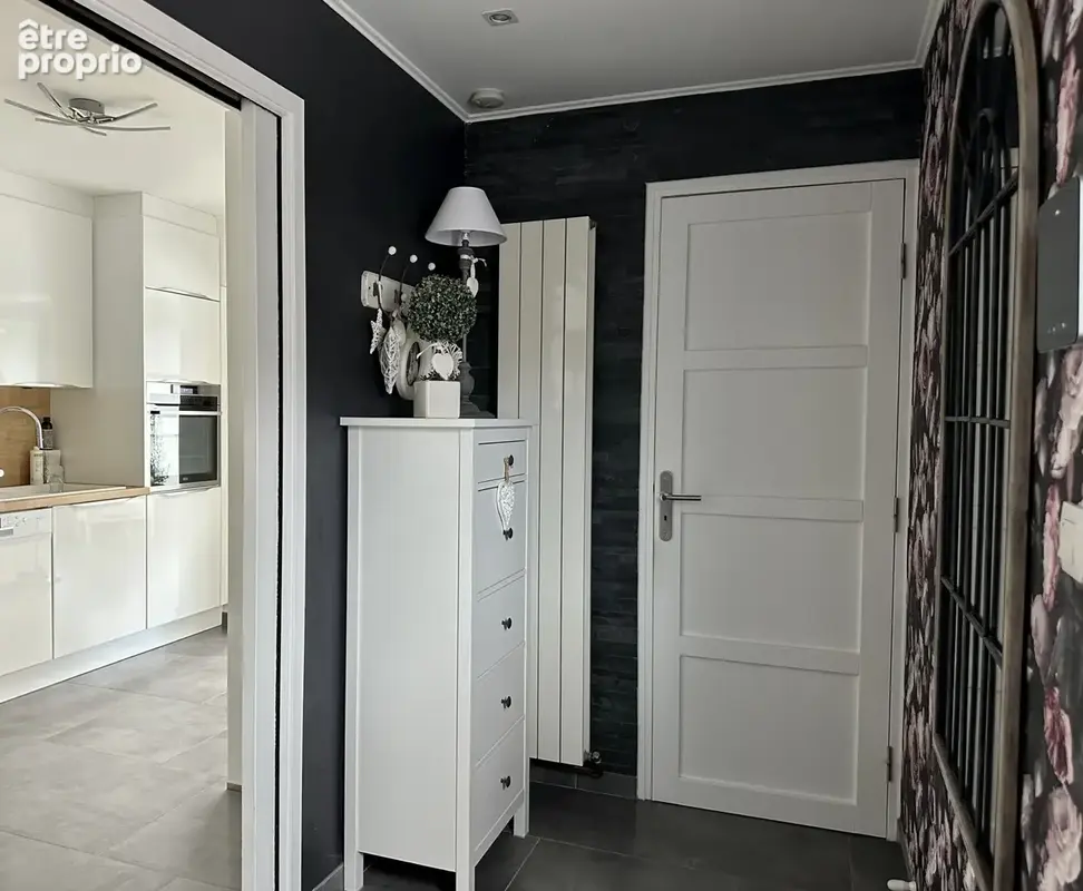 A CORBEHEM, magnifique maison semi individuelle de semi plain pied- 3 chambres- bureau- véranda- cave- garage - photo 3