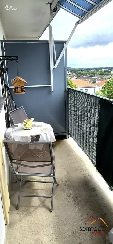 balcon avec store manuel