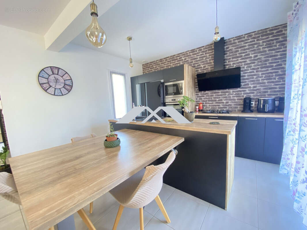 Maison 135 m² à Saint-Joseph  - photo 5