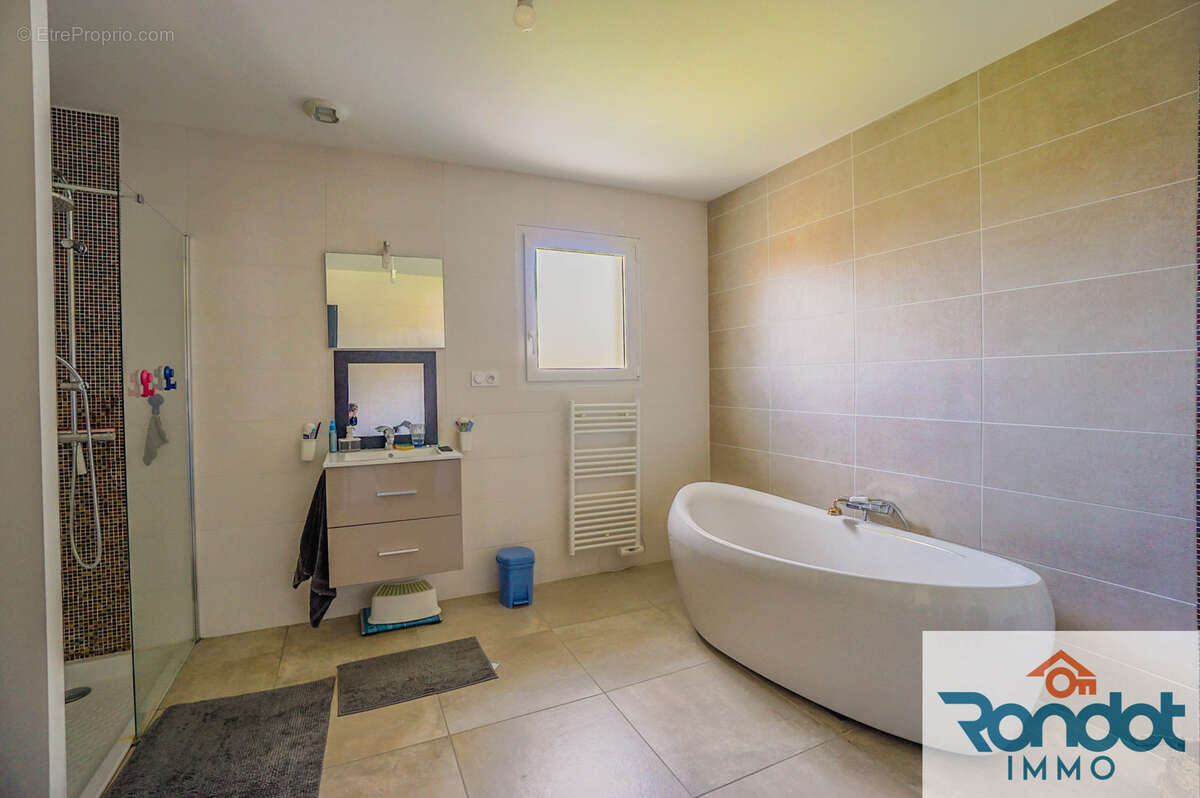 Maison à IS-SUR-TILLE