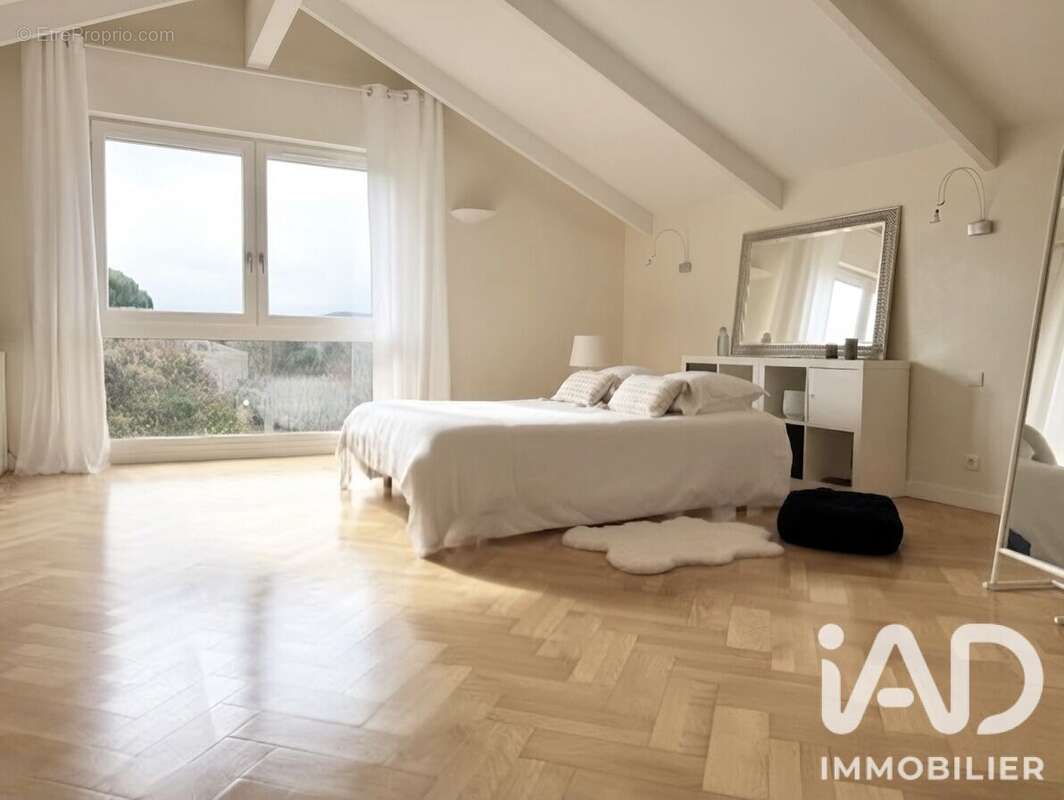 Maison 271 m² à Cahors  - photo 8