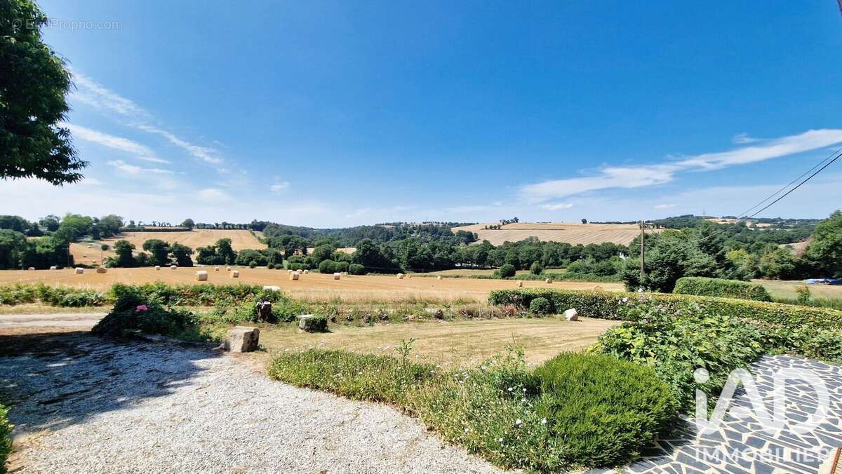 Maison 101 m² à Mael-Carhaix  - photo 2