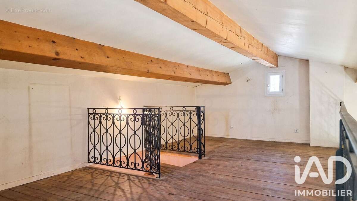 Maison 150 m² à Plan-De-Cuques  - photo 2