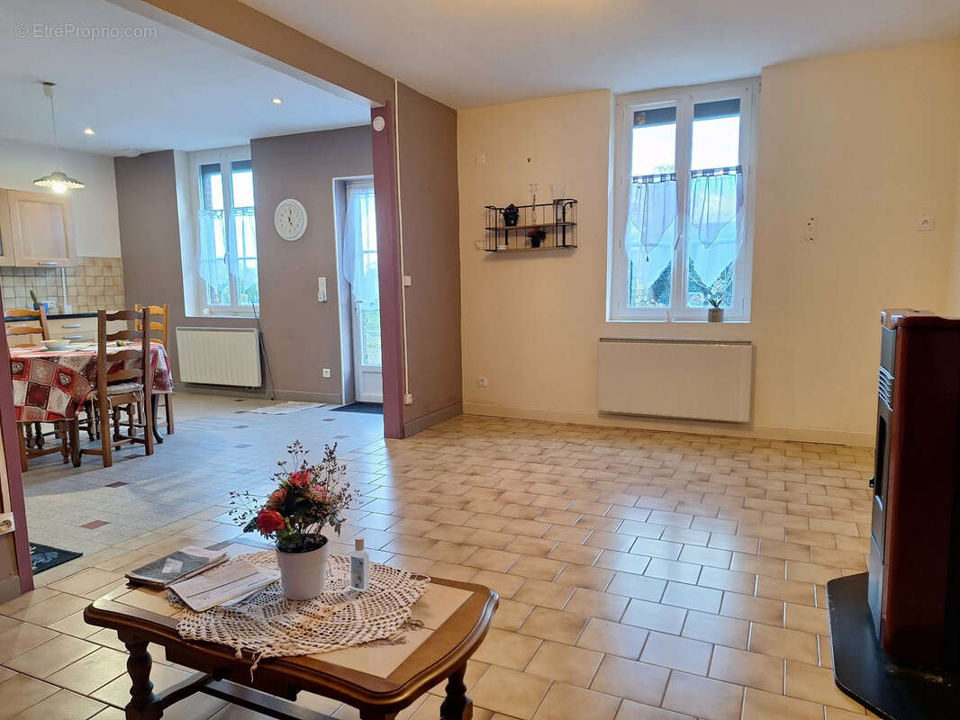 Maison à SAINT-MARTIN-AUX-BUNEAUX