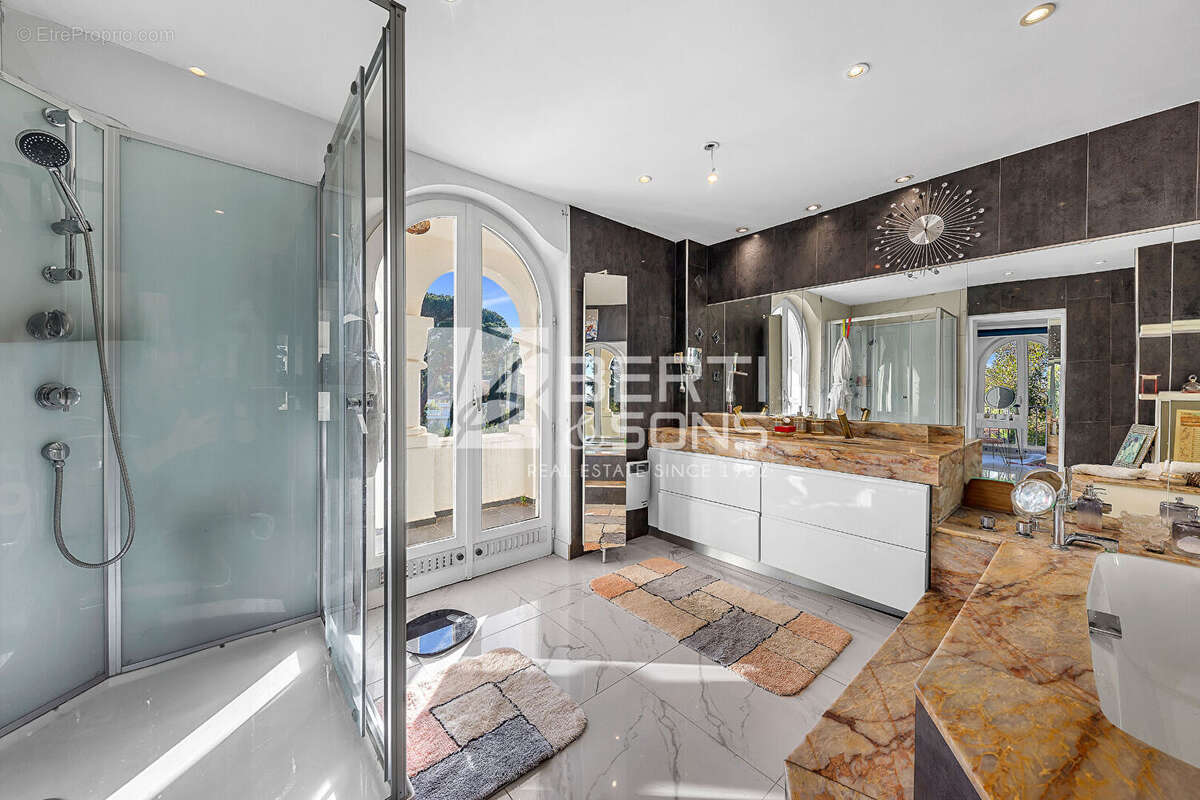 Maison à MANDELIEU-LA-NAPOULE