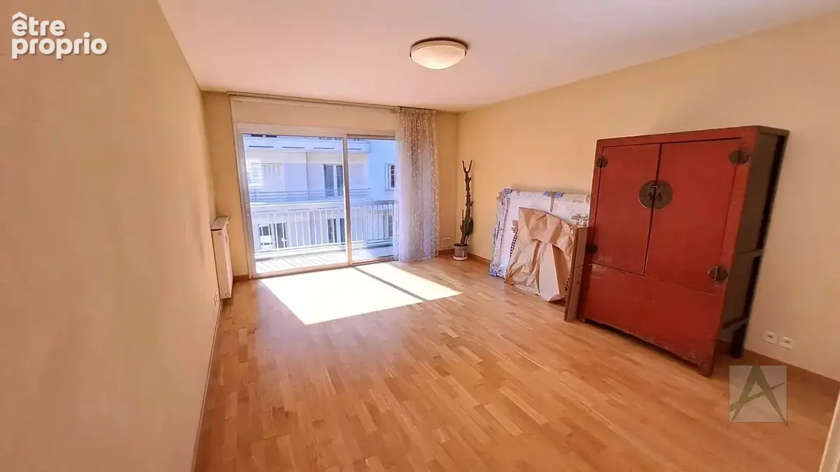 CHAMBERY- T3 avec balcon et parking - photo 2