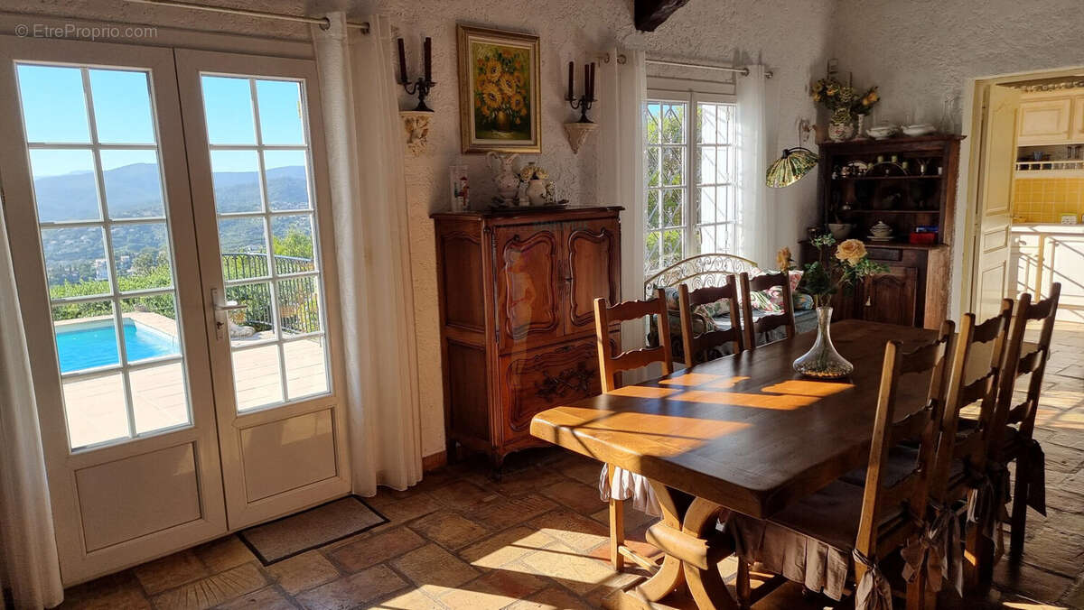 Maison à LES ISSAMBRES