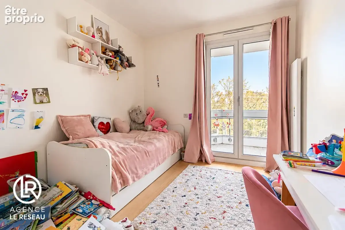 Appartement familial lumineux avec balcon en parfait état situé dans le quartier Pasteur - photo 9