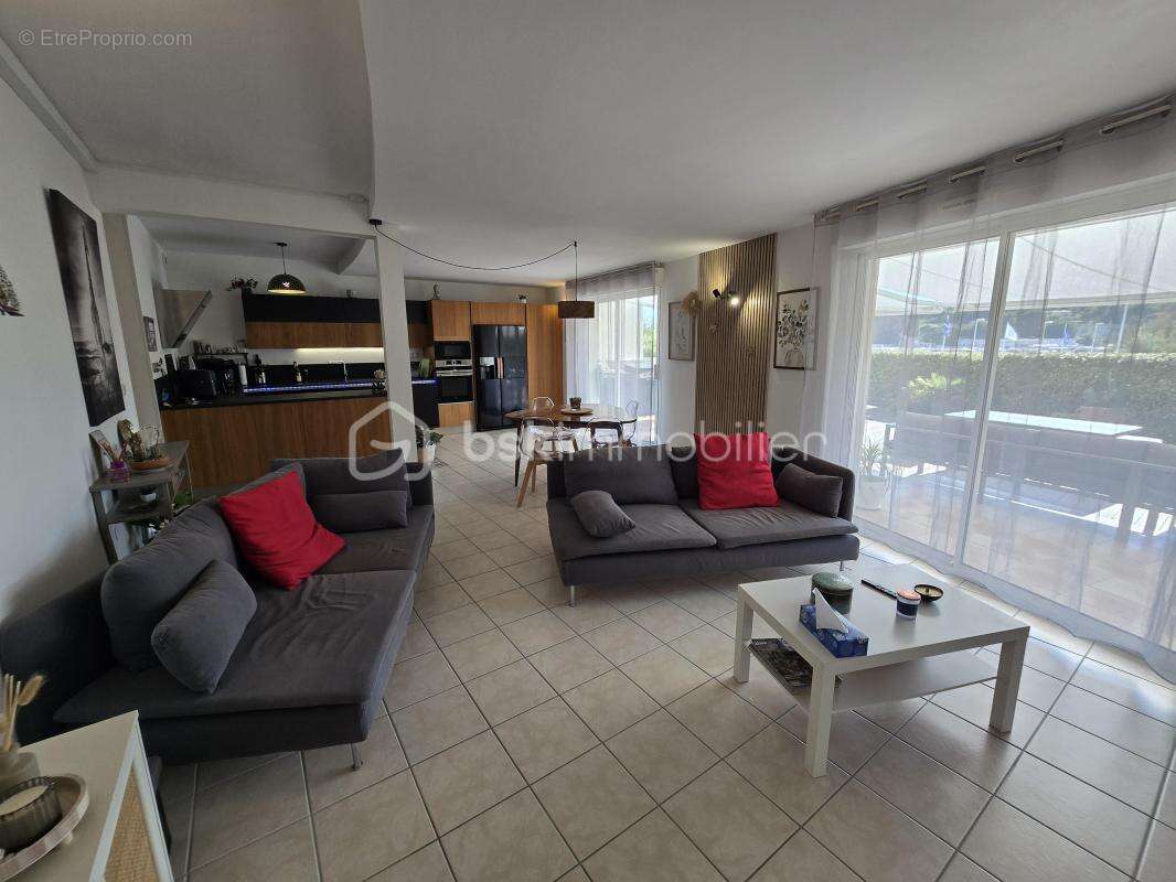 EXCLUSIVITÉ – T3 de standing en front de mer – Terrasse de 70 m², vue mer et intimité absolue - photo 4