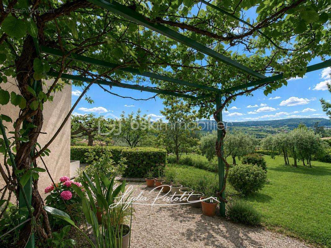 APT en Luberon (84) - Une maison ne se choisit pas seulement sur des photos… découvrez si celle-ci mérite votre visite - photo 8