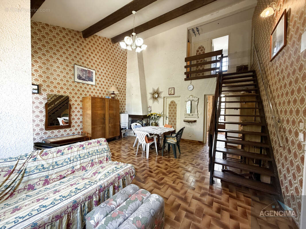 Petite villa à fort potentiel à 2 min du centre-ville! - photo 6