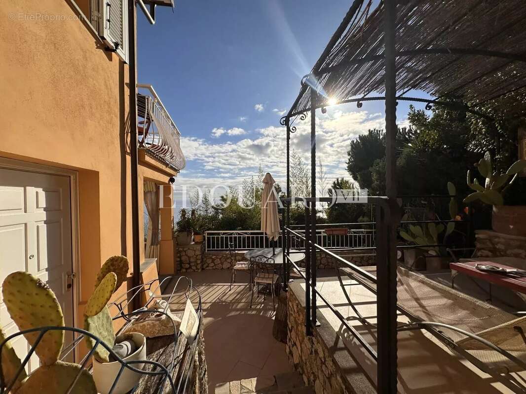 Appartement à ROQUEBRUNE-CAP-MARTIN