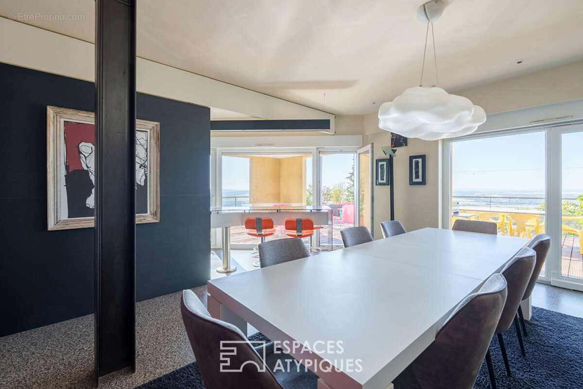 Maison au décor singulier et vue panoramique - photo 3