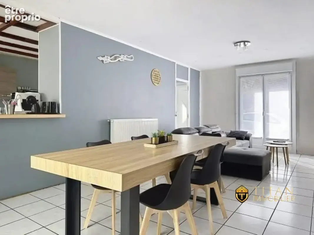 Maison de 134 m², 4 chambres, un jardin et un grand garage à Cappelle-la-Grande (59180) Titan immobilier