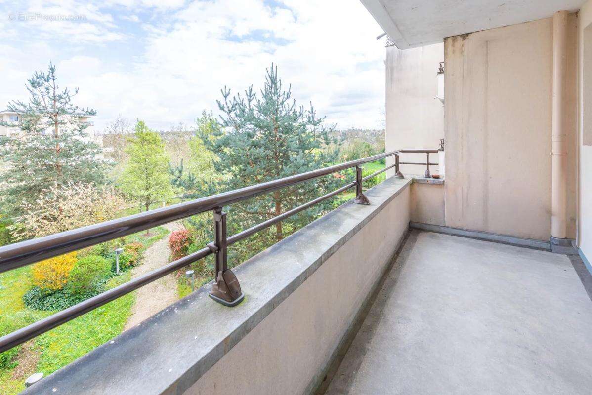 Appartement à CORBEIL-ESSONNES