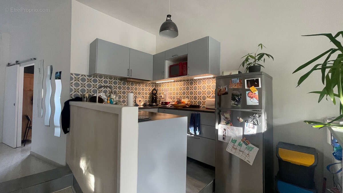 Appartement à MARSEILLE-5E