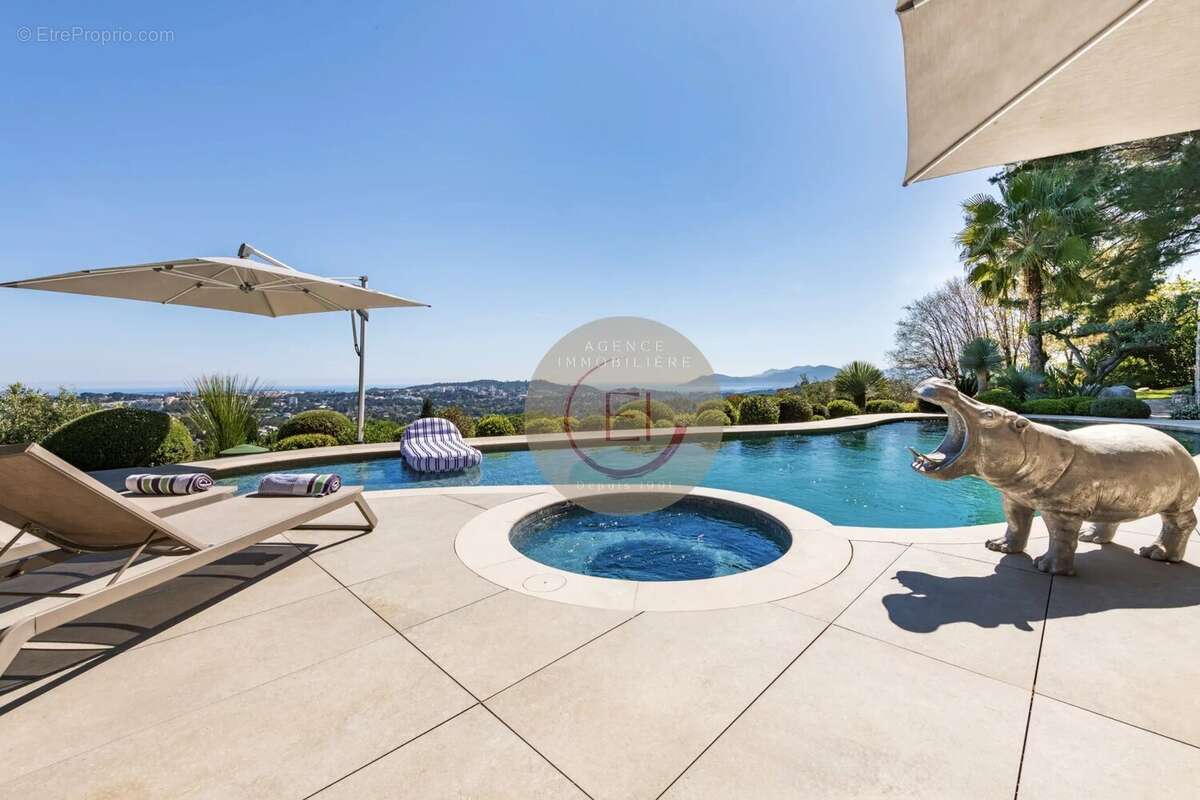Maison à MOUGINS