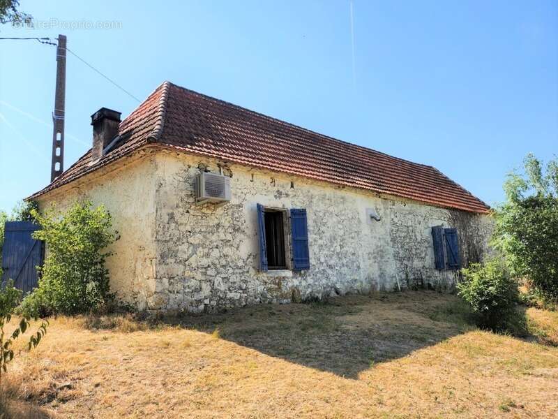 Belle longère avec dépendances - 6 pièces -  BEAUMONTOIS EN PERIGORD (24) - photo 2