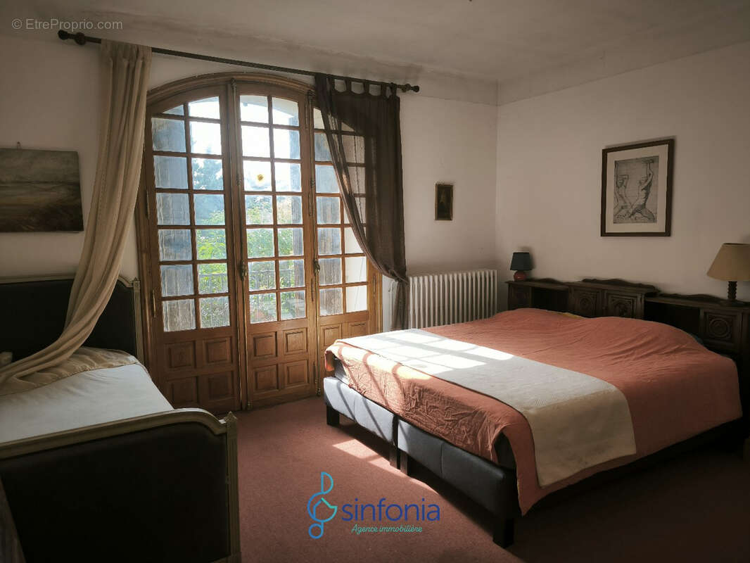 Maison à SAINT-PAUL-LES-FONTS