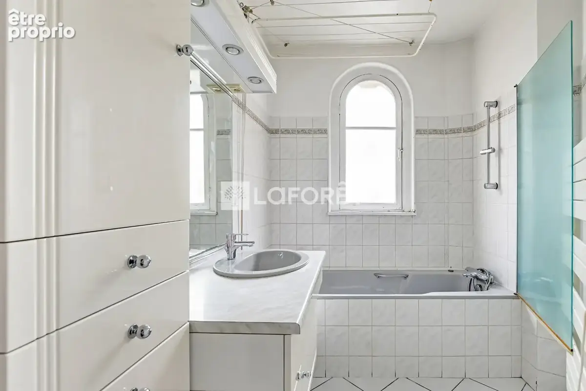 Vaugirard ? Bel appartement ancien traversant de 77 m² au pied des commerces - photo 12