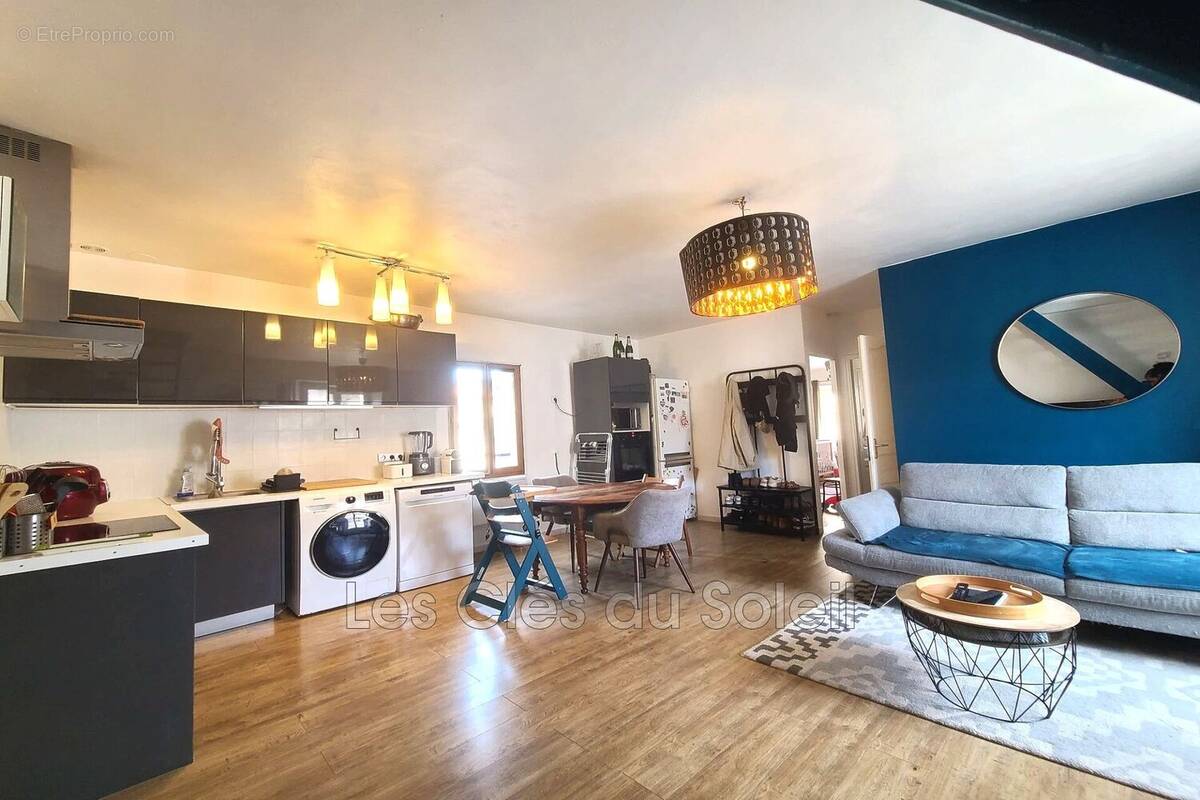 Appartement à CUERS