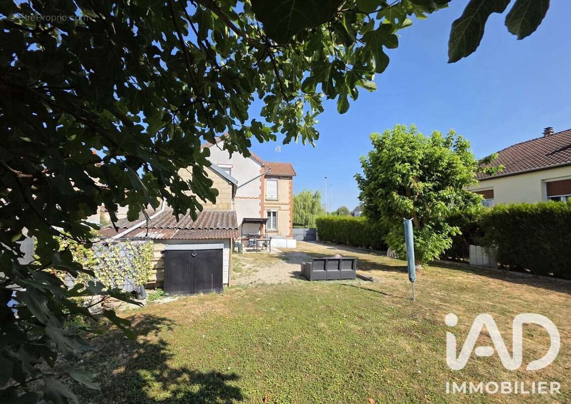 Maison 90 m² à La Chapelle-Saint-Luc  - photo 2