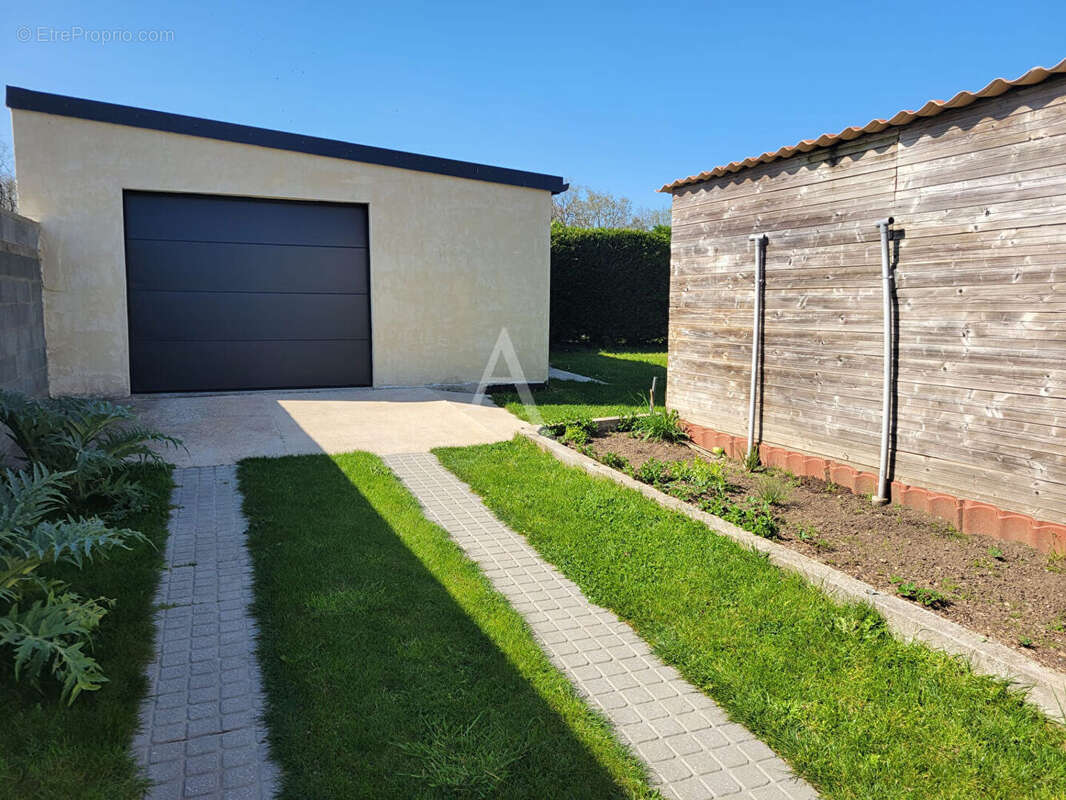 Maison à SAINT-ETIENNE-DU-BOIS