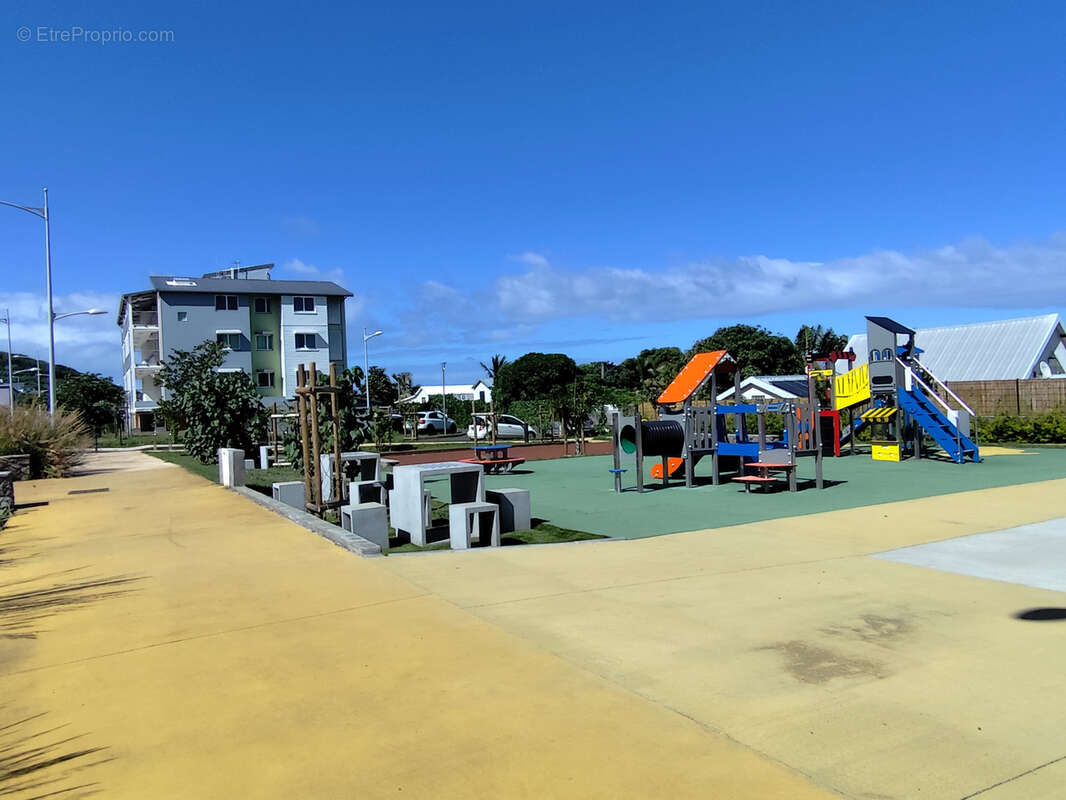 Terrain à SAINT-PIERRE