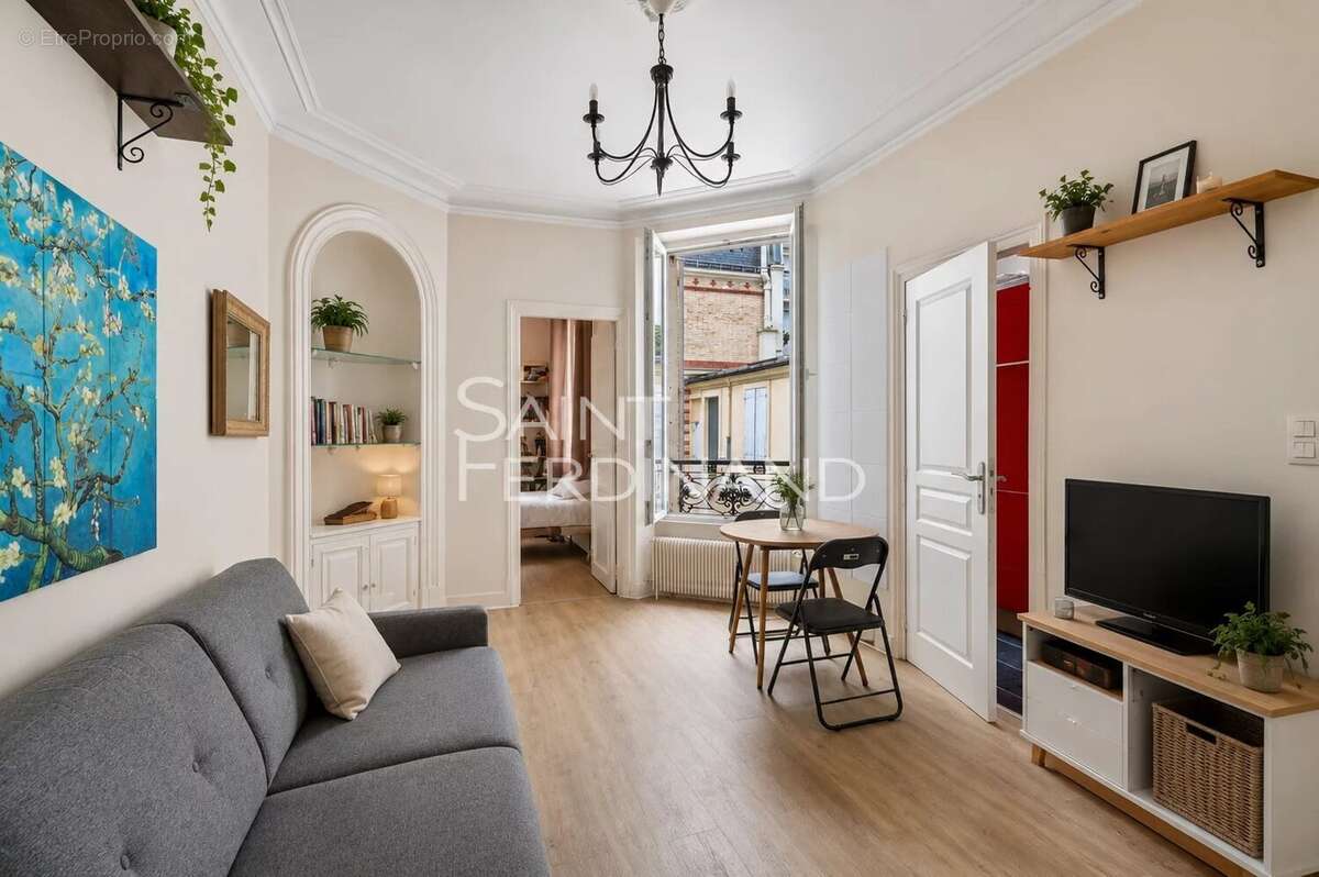 Appartement à NEUILLY-SUR-SEINE
