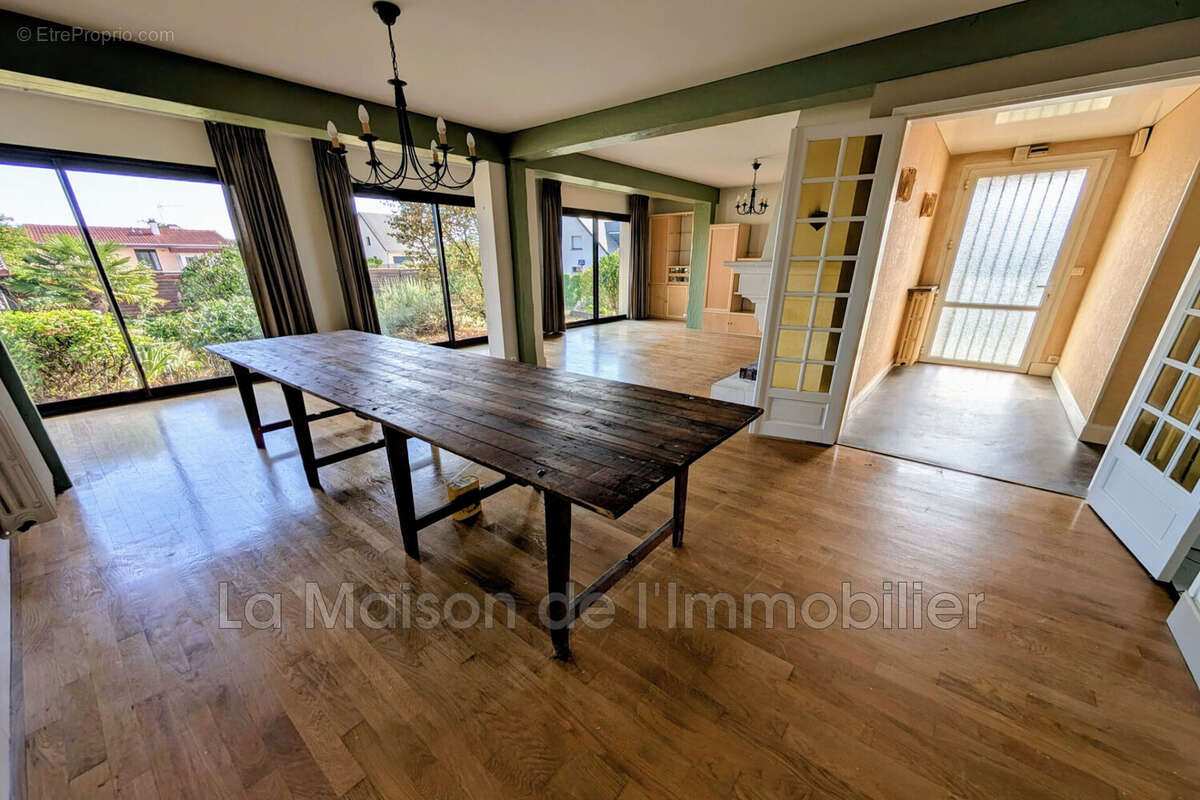 Maison 167 m² à Criquebeuf-Sur-Seine  - photo 2