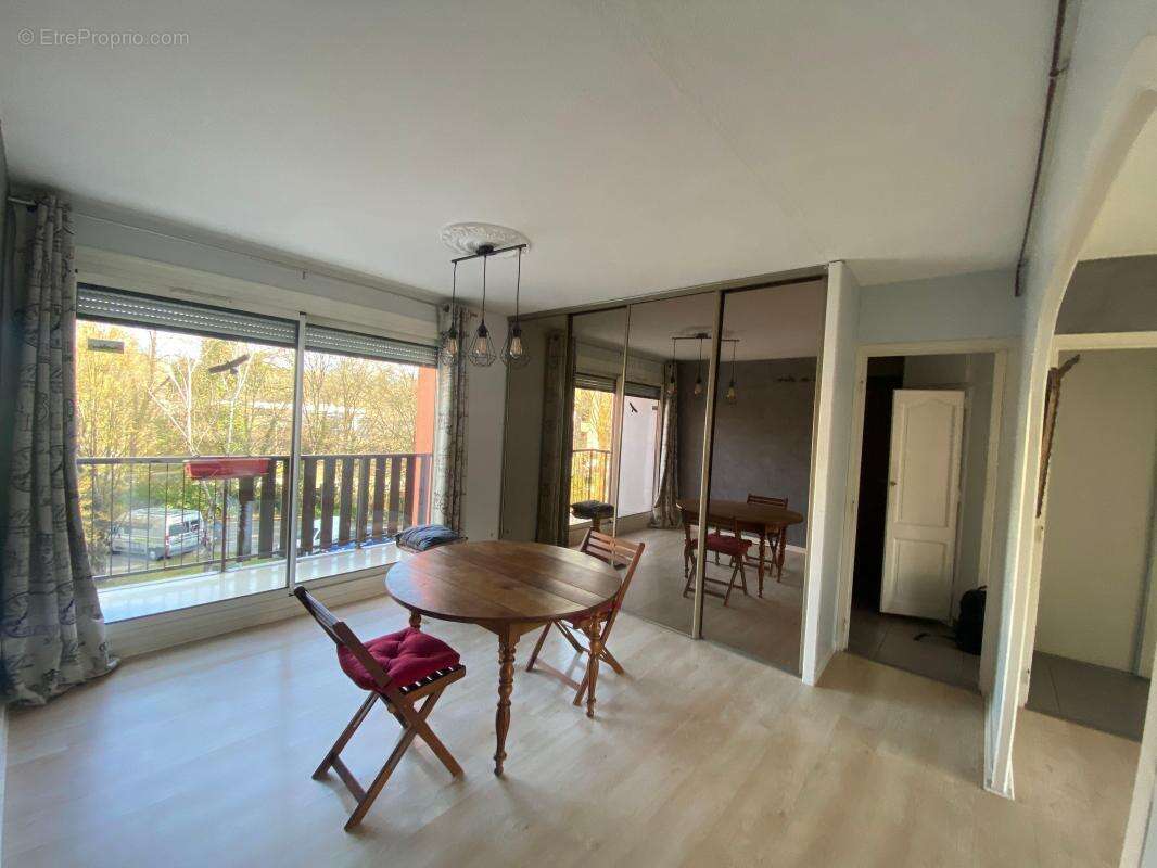 Appartement à MOIRANS