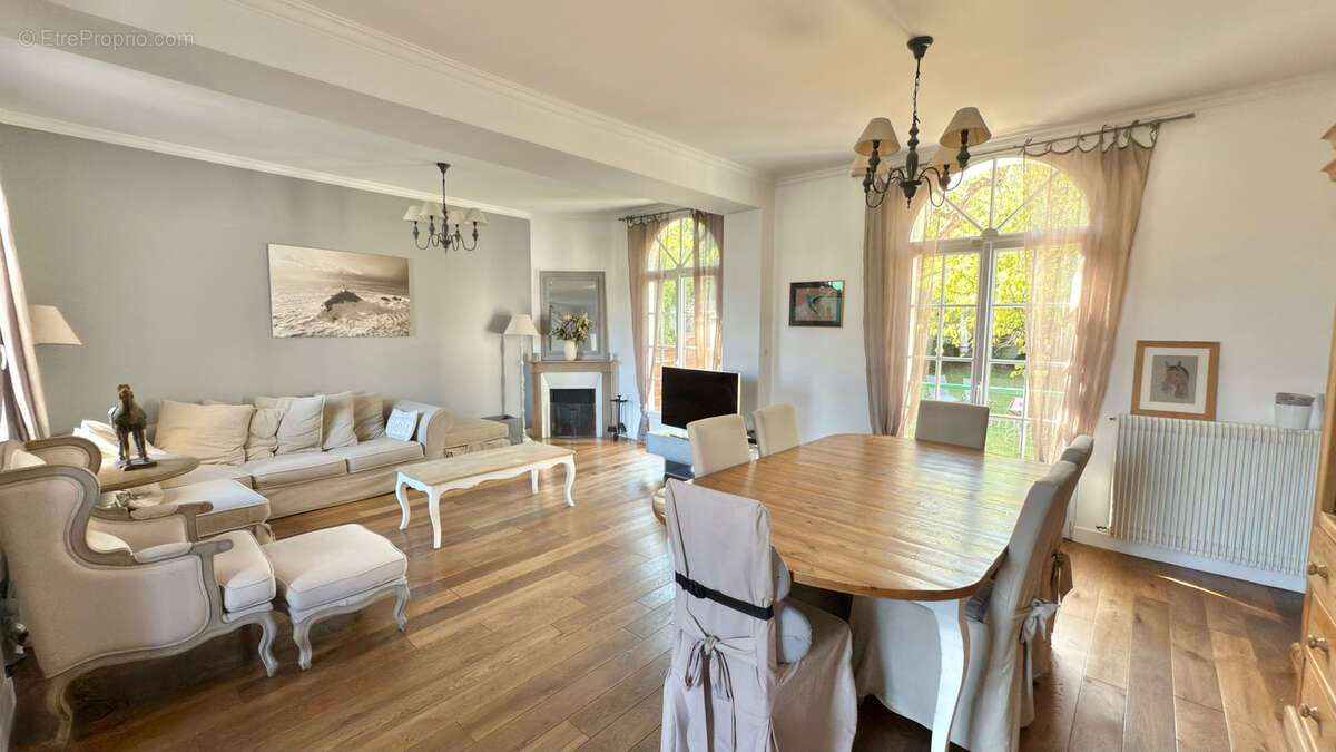 Maison à SAINT-GRATIEN