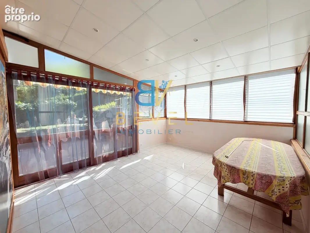 (73) VILLARGONDRAN - Jolie maison avec beaux extérieurs - 5 chambres - Garage & Atelier - Véranda - Rare à la - photo 10