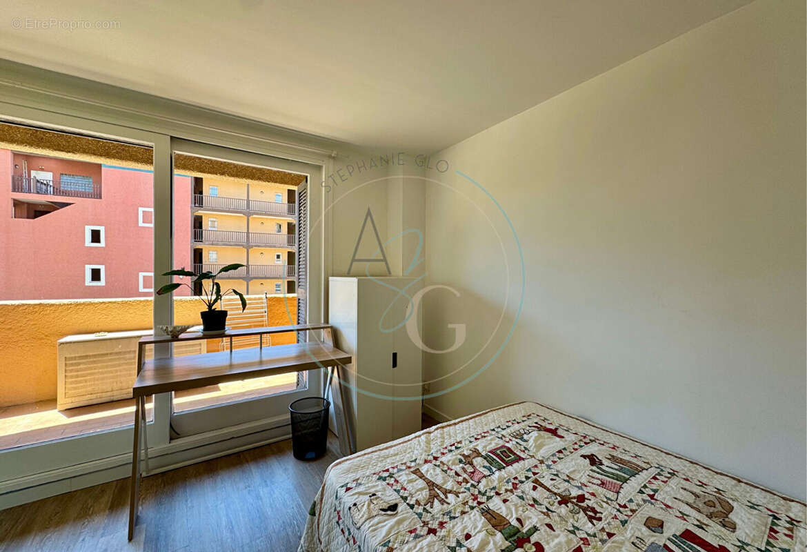 Appartement à COGOLIN