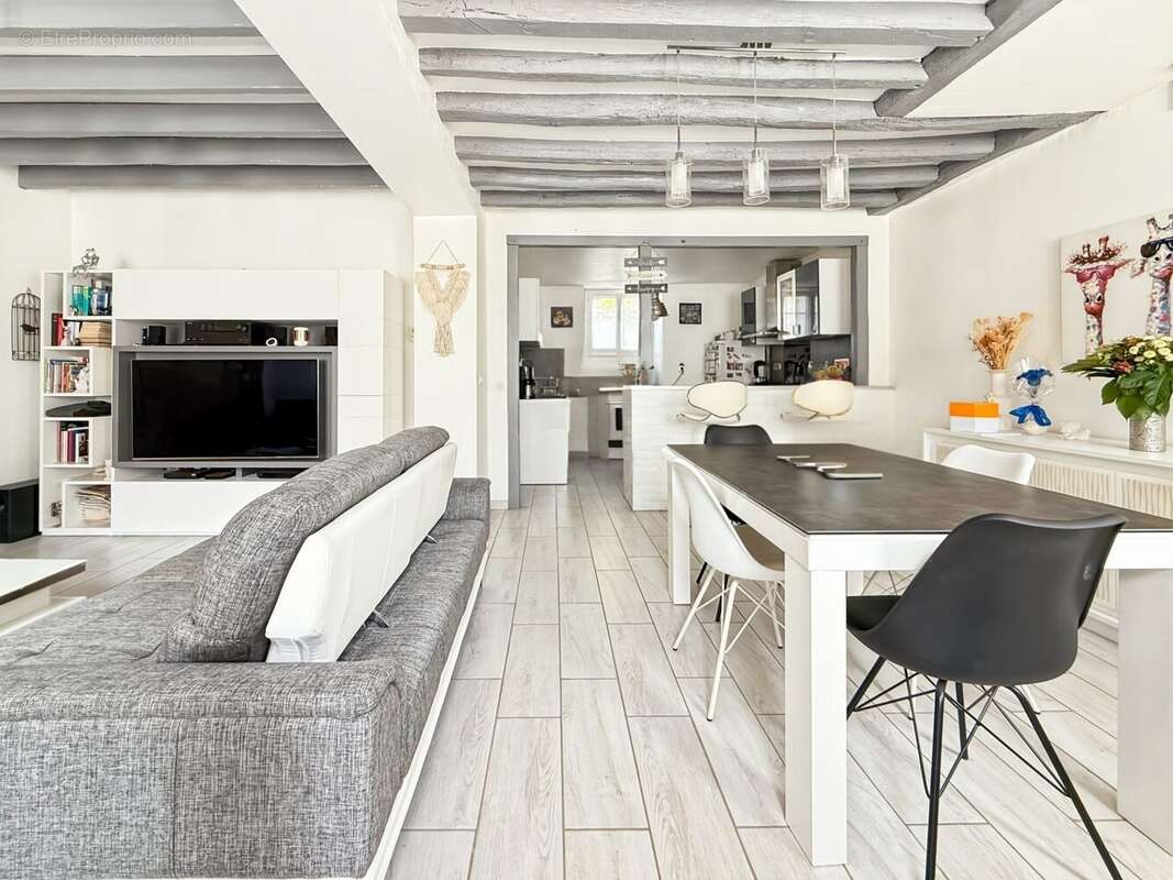 Maison à FONTENAY-TRESIGNY