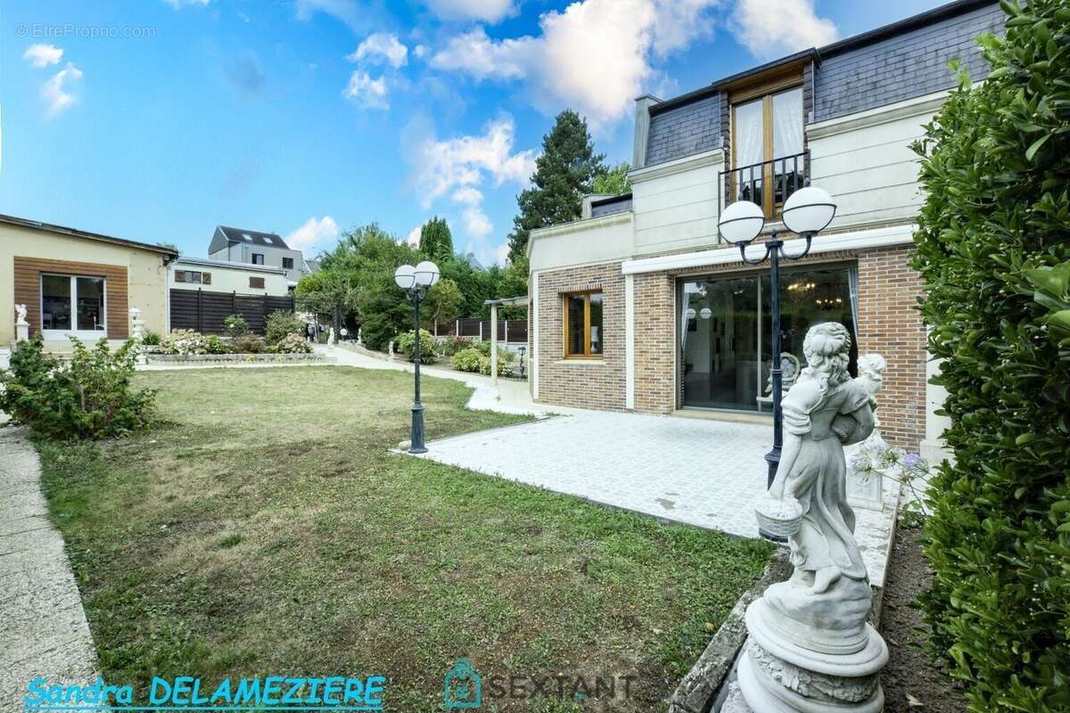 Maison et terrain  :  quartier Sainte-Anne, Amiens. - photo 3