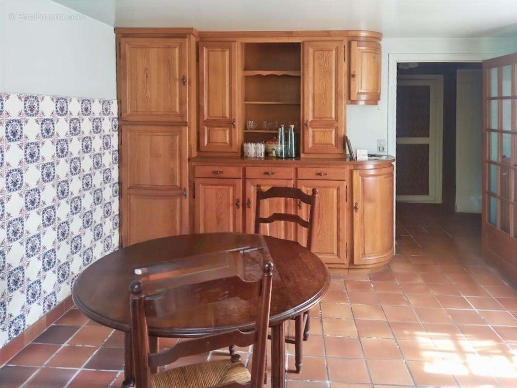 Maison avec son parc en bord de rivière - photo 6