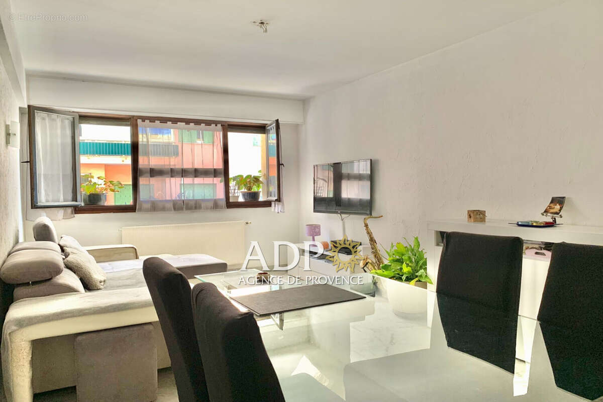 Appartement à MANDELIEU-LA-NAPOULE