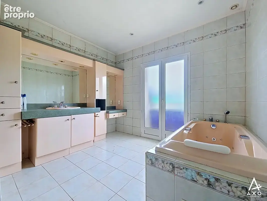 Ensemble immobilier - Maison / parc auto / atelier - photo 9
