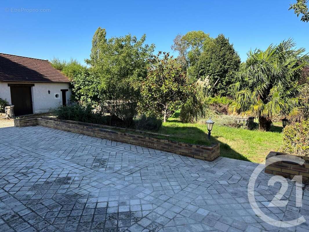 Maison à SUILLY-LA-TOUR