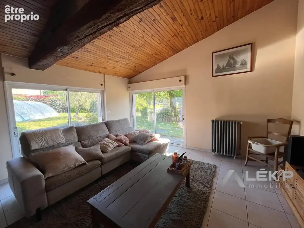 Maison 6 pièces 179 m² à vendre à Les Herbiers (85500) - photo 2