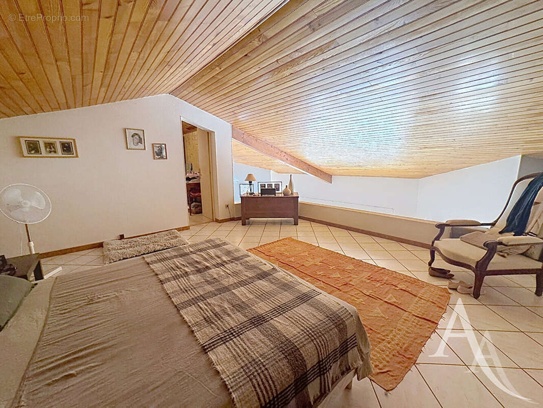 Maison d'architecte Saint Hilaire 5 pièce(s) 170 m2 avec garage et piscine - photo 11