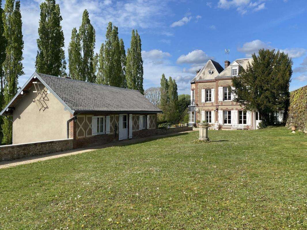 Maison à DAMVILLE