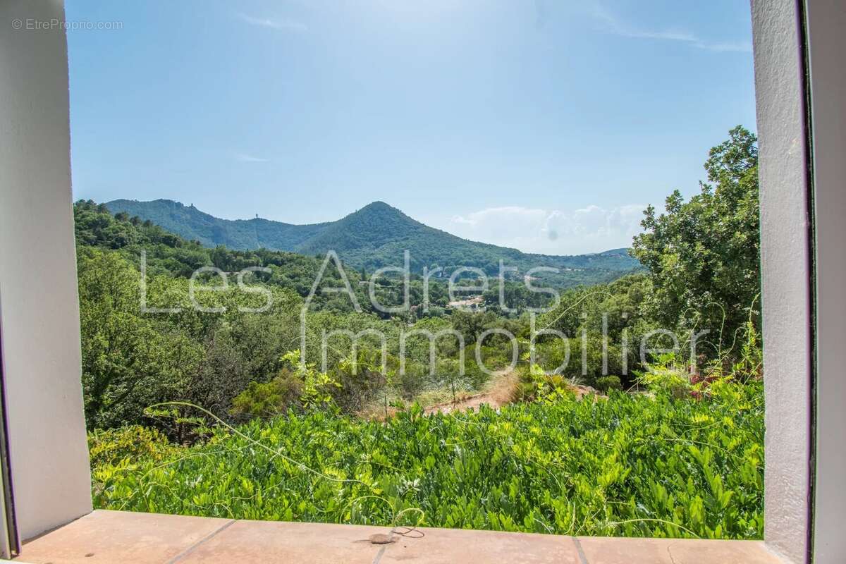 Propriété avec terrain plat et vue Estérel - photo 17