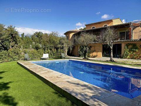Maison à MOUGINS