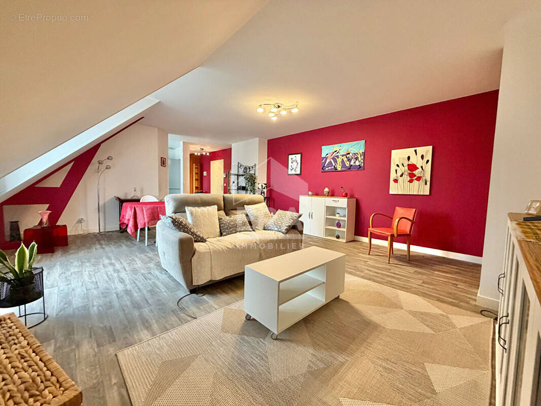 Appartement à SAINT-FARGEAU-PONTHIERRY