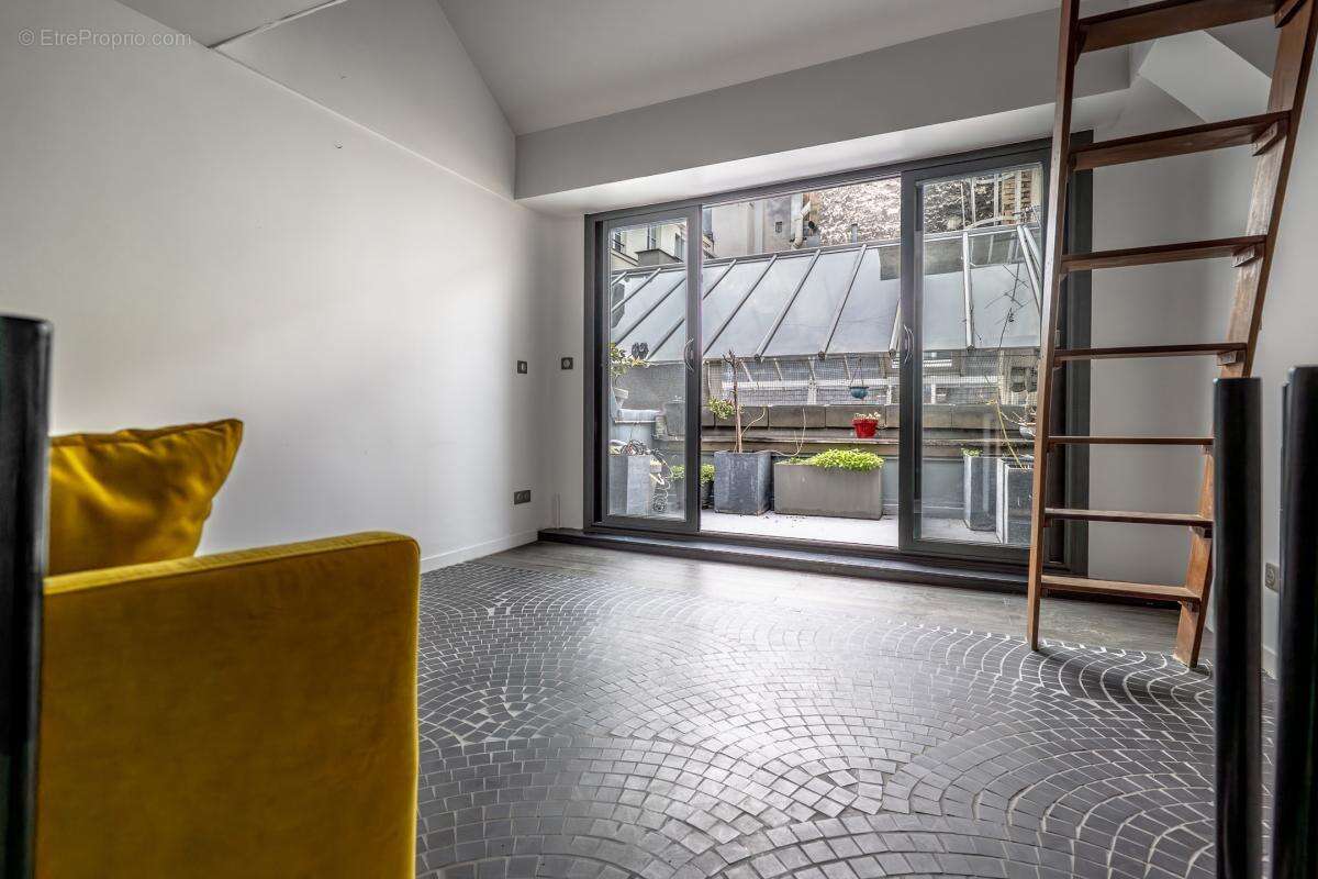 Appartement à PARIS-2E